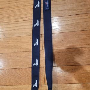Vineyard vines belt